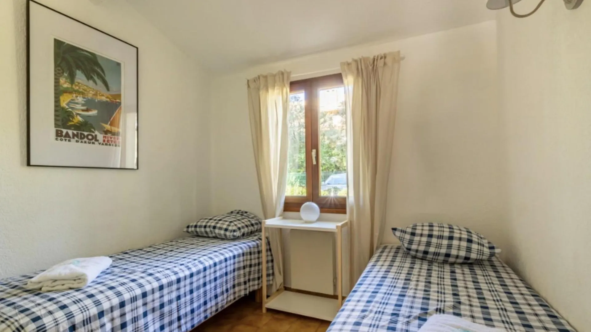 Superb Apartment With Terrace And Pool Bandol France