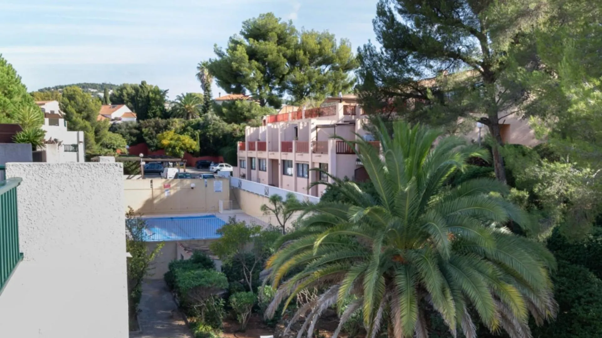 Superb Apartment With Terrace And Pool Bandol France