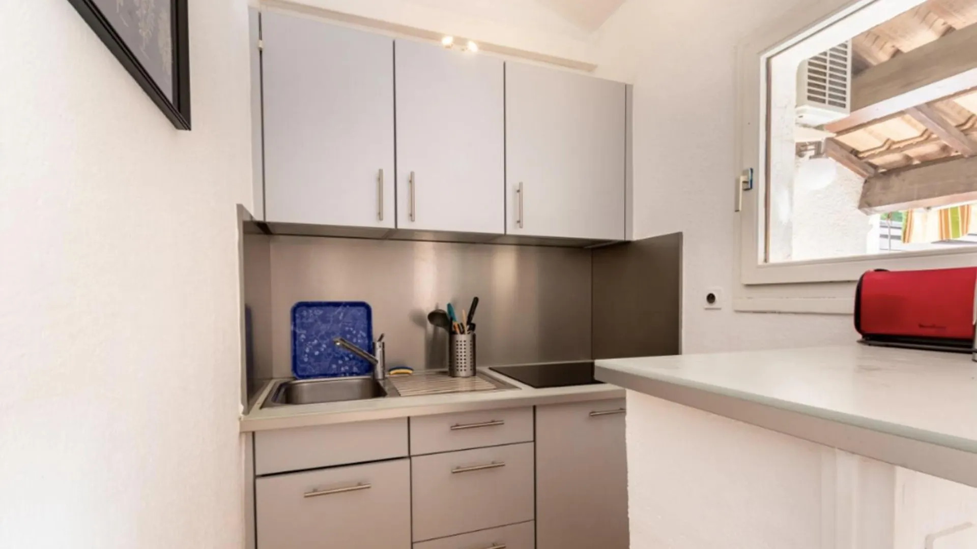 Superb Apartment With Terrace And Pool 방돌 0*,